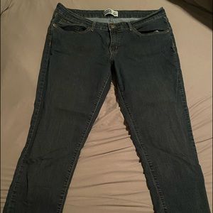 Levi signature skinny Jean